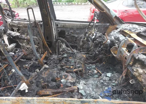 2002 Dodge Dakota Sport from USA, damaged, VIN 1B7HL38X92S564699